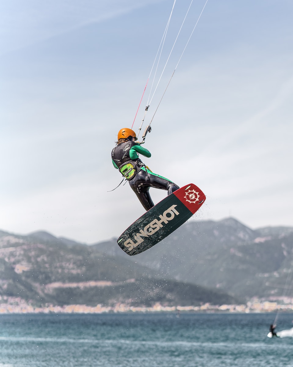 Kitesurf : Techniques, astuces et conseils pour débutants et adeptes de la glisse