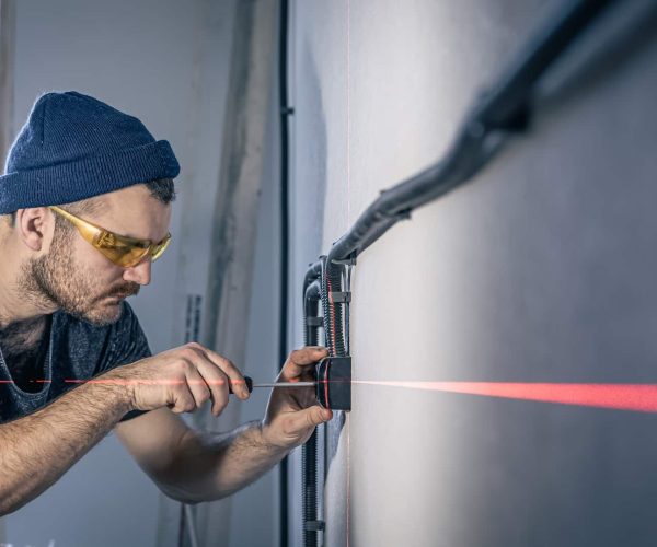 Comment éviter les arnaques en cas d’urgence électrique ?